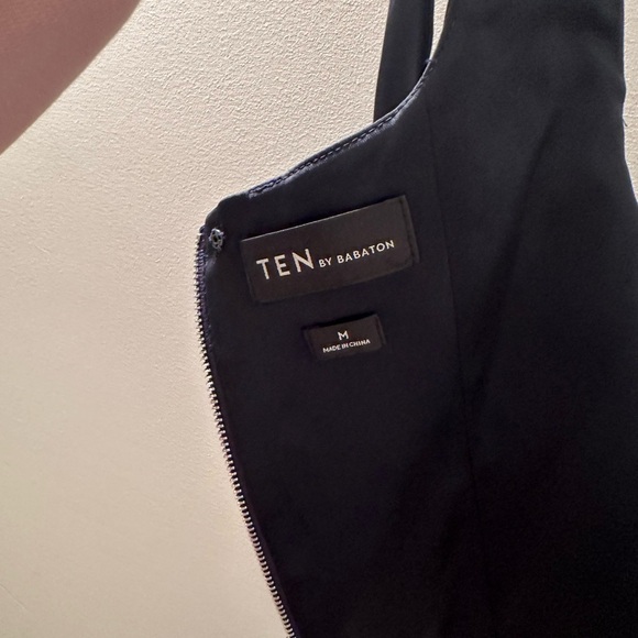 Babaton Structured Tank Blouse in Navy Blue - Picture 3 of 3